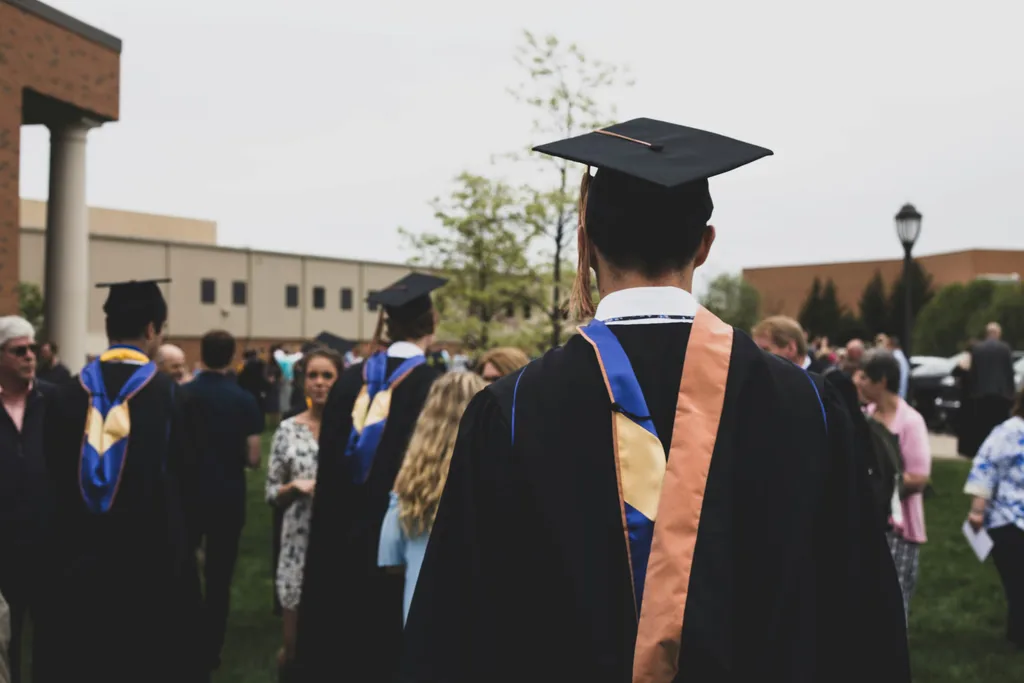 GRADUATION SCENE